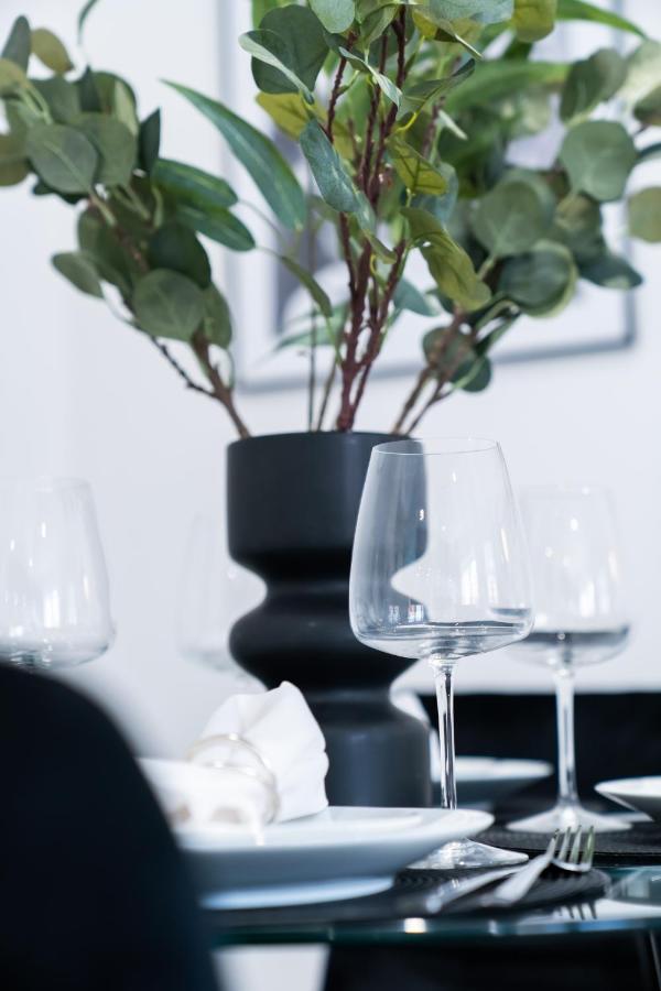 Hosta Group - Prestige 1 Bed Apartment - The Olive Cambridge  Eksteriør bilde